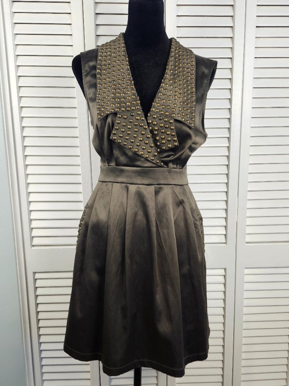 Twentyone Studded Collar Pleated Dress Dark Taupe Size Medium